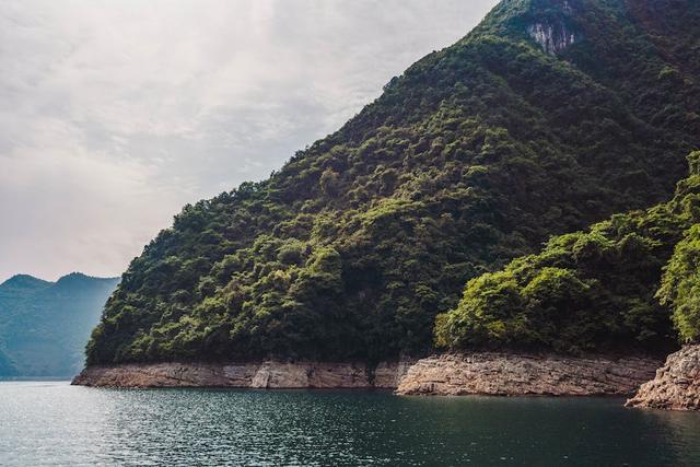 地人眼中的隐藏美食与景点冰球突破平台宜昌探秘：当(图6)